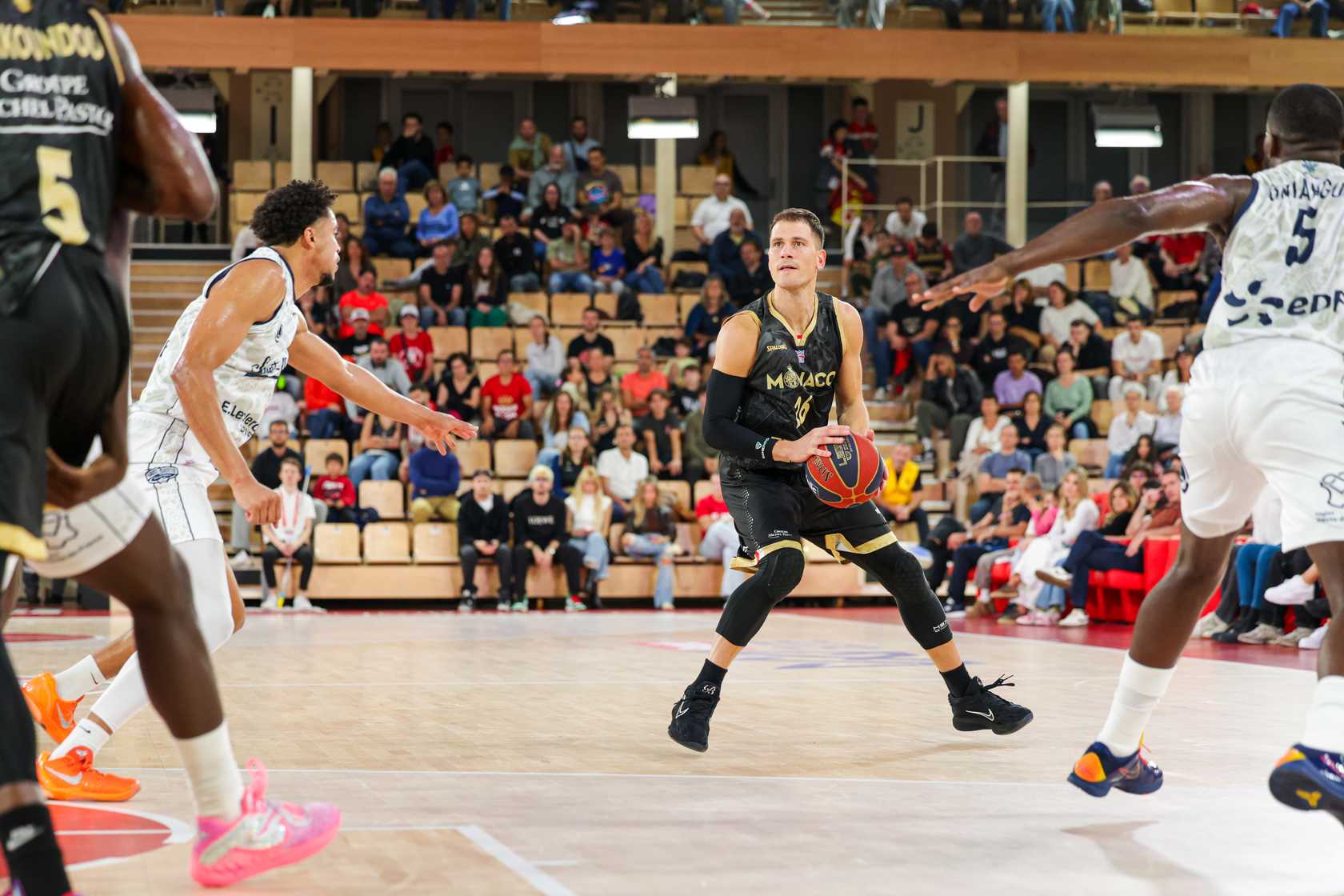 Monaco et Paris concluent en beauté une journée spectaculaire