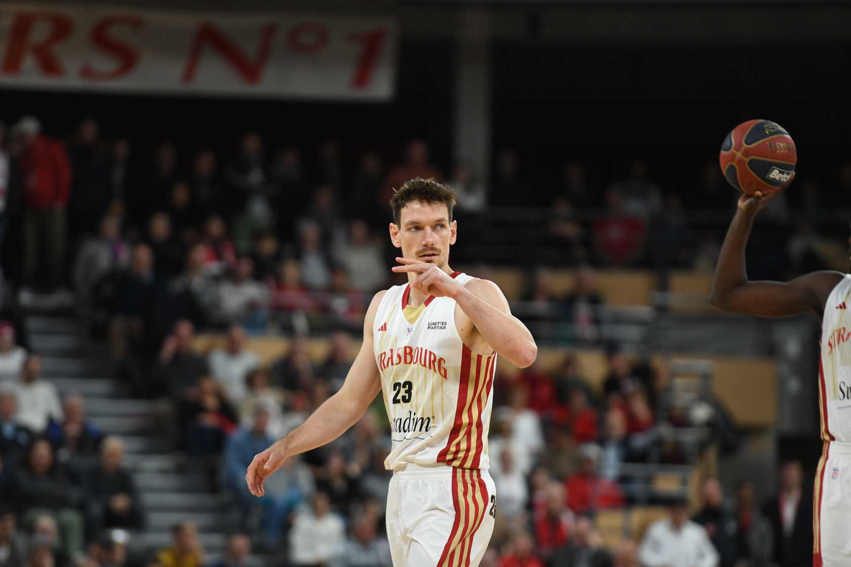 Nanterre et Strasbourg enchaînent, Saint-Quentin se relance, LDLC ASVEL s’arrache : retour sur une soirée de Betclic ELITE sous haute tension