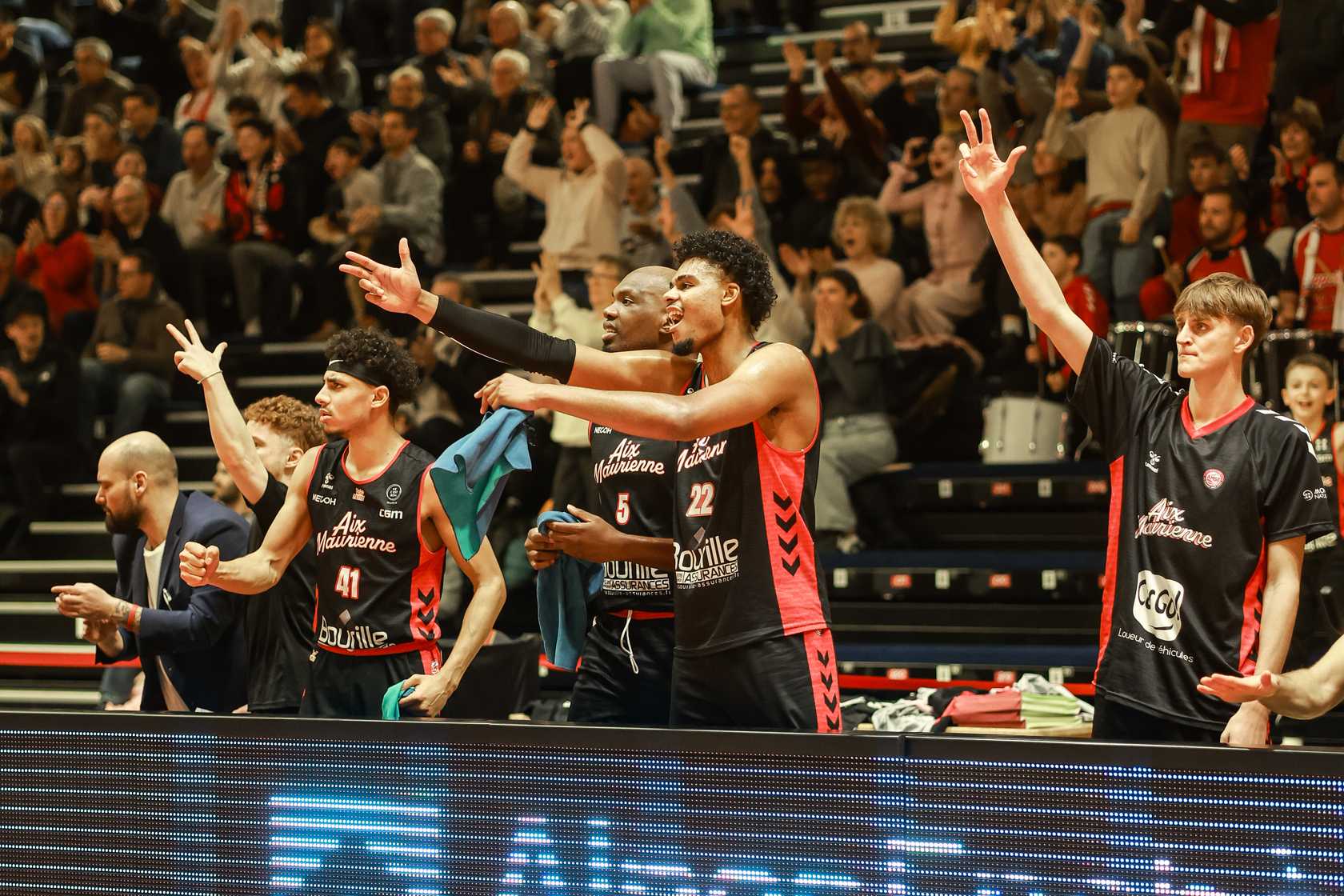 ÉLITE 2 : Lutte pour le trône et survie : le programme brûlant de la J19 !