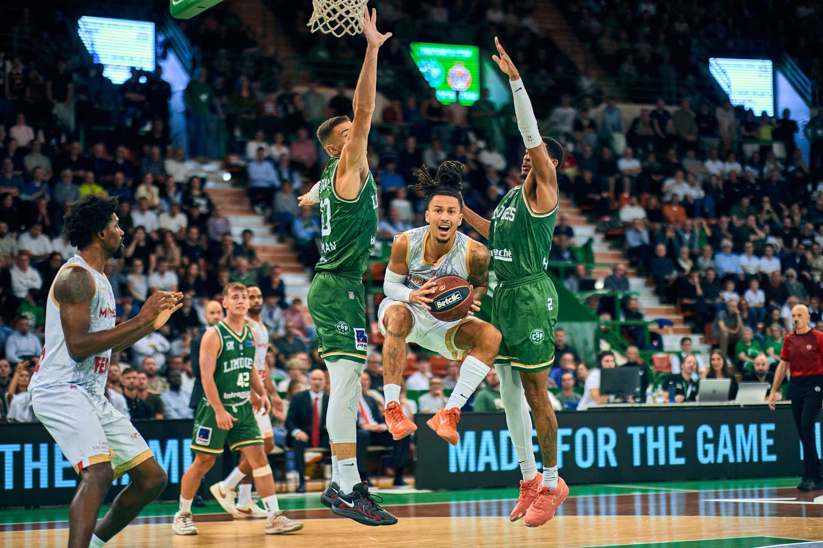 Monaco et Paris terminent la 6e journée en patron