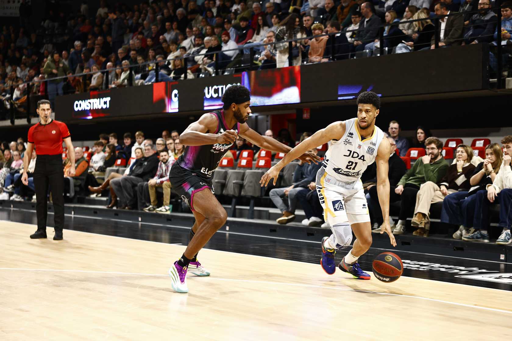 Un point d’écart à l’aller, un match sous pression au retour