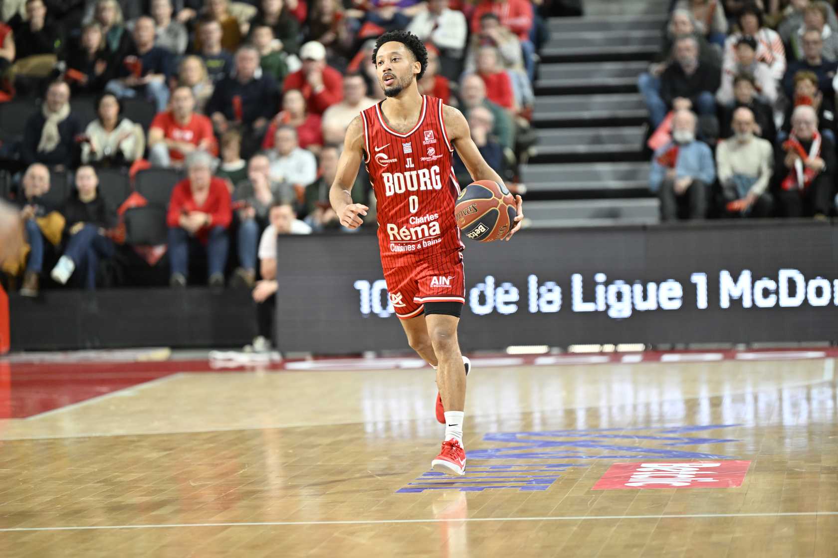 Bourg freine Nanterre, Paris se relance 