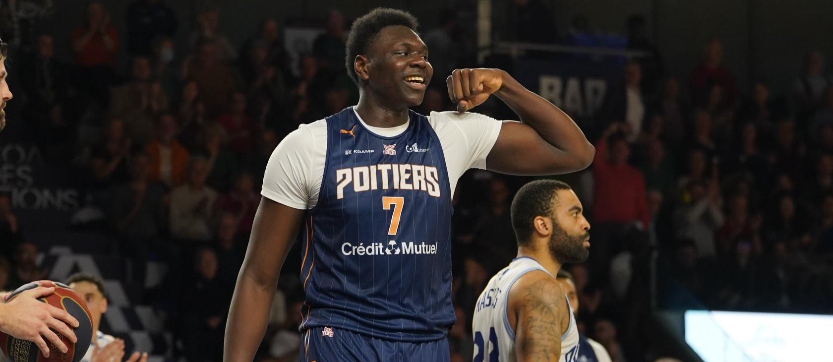 Narcisse Ngoy et poitiers cassent la série de roanne, Pau et La Rochelle enchaînent